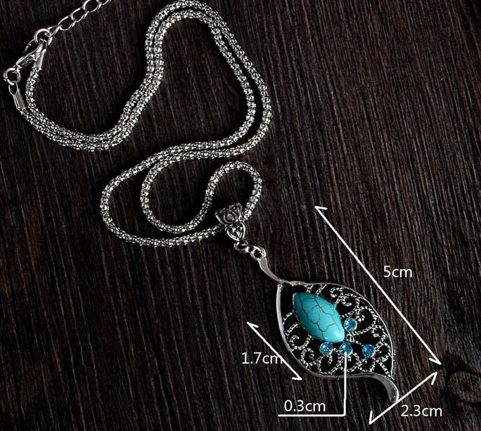 Boho Vintage Turquoise Pendant Necklace - Intricate Silver Hollow Design - Turquoise Glow
