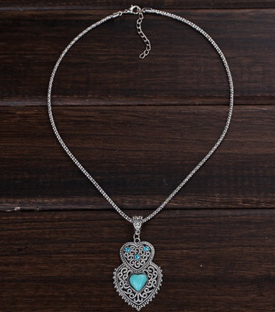 Boho Vintage Turquoise Pendant Necklace - Intricate Silver Hollow Design - Turquoise Glow